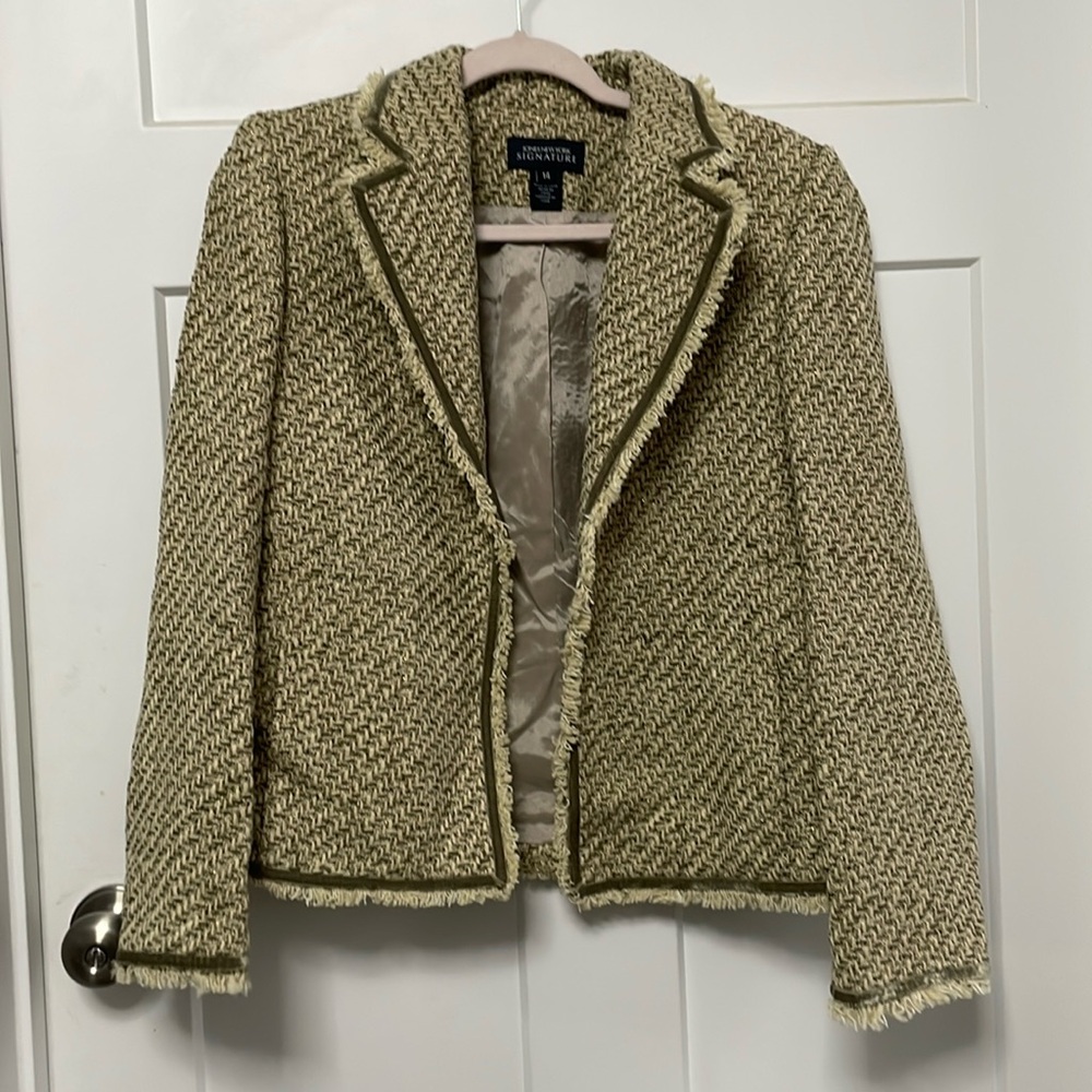 NWT.  Size 14. Joan, New York signature blazer